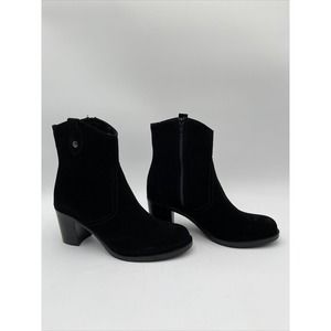 NWOB La Canadienne Women's Phinn Fashion Boot, Black Nubuck Size 7.5